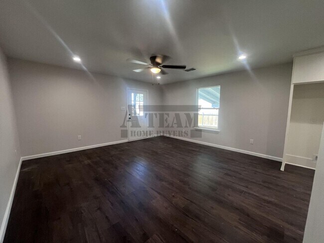 Foto del edificio - Beautifully updated 3-bedroom, 2-bath home