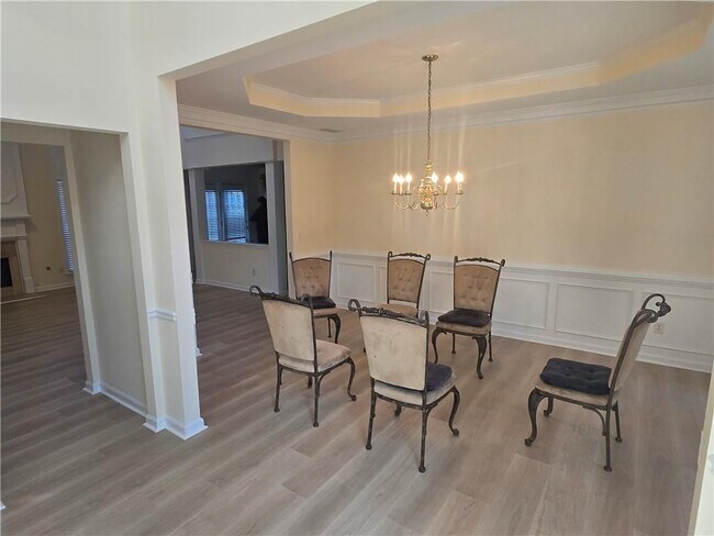 Building Photo - 2206 Creekway Dr