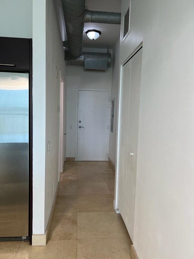 Building Photo - 3029 NE 188th St