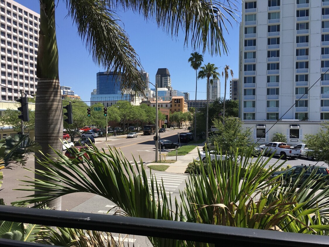 Foto principal - 1 bedroom 1 bath In the Heart of Downtown!