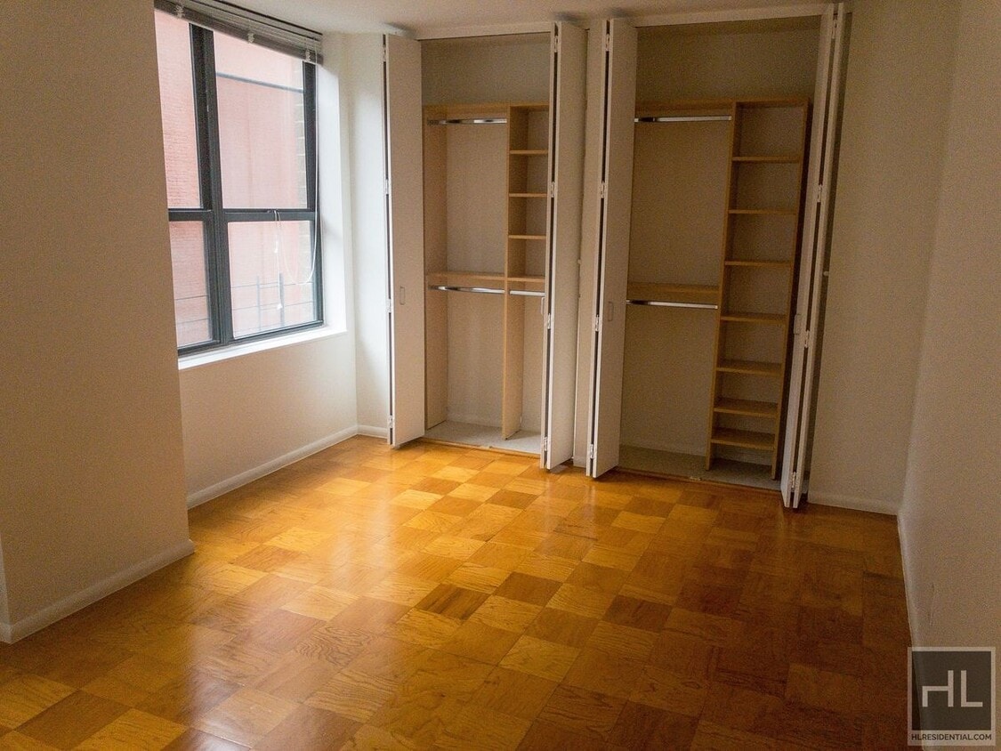 Building Photo - W 87th St