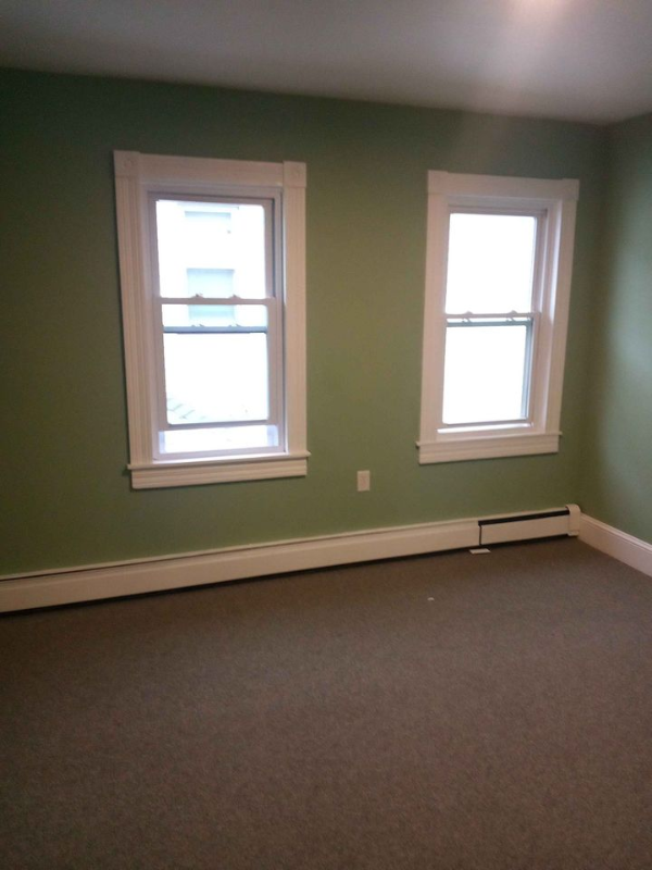 Building Photo - 254 E Grove St