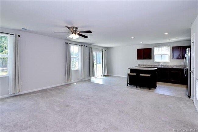 Building Photo - 207 Starkey Pl