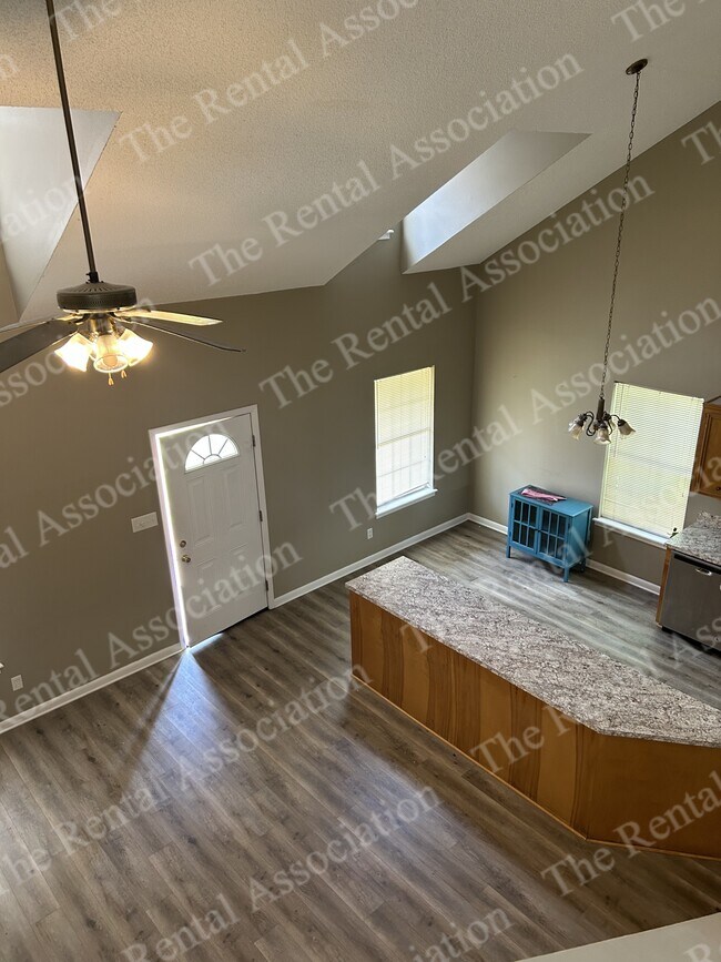 Building Photo - 541 Melton Dr