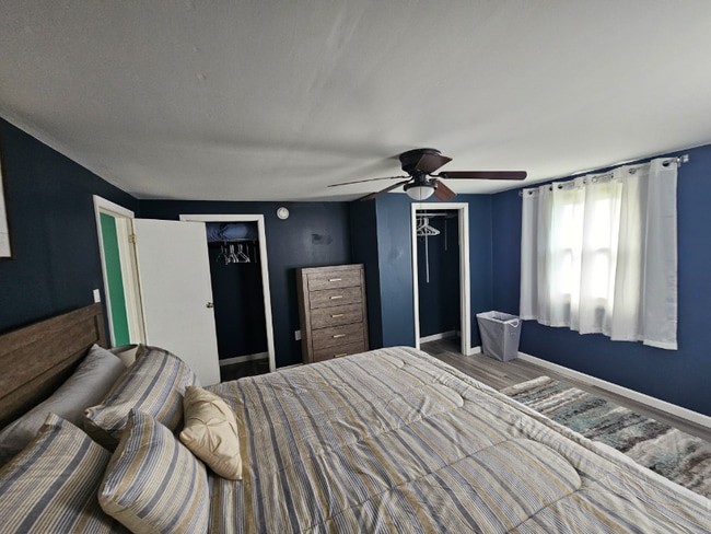 Foto del edificio - 323 E 2nd Ave