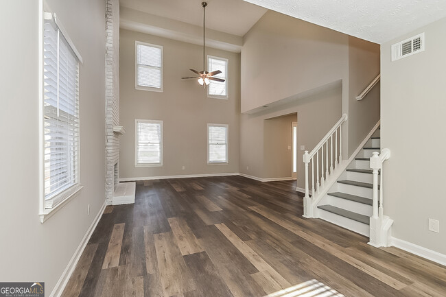 Foto del edificio - 1129 Green Meadow Ct NW