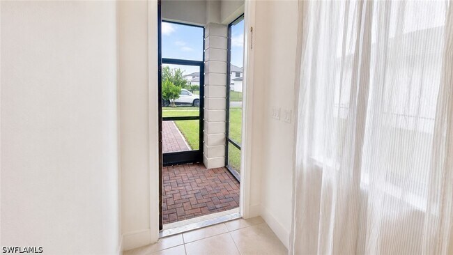Foto del edificio - 5245 Marano Dr