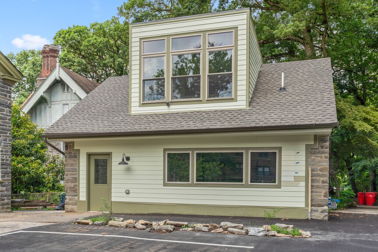 Foto principal - 6401 Wayne Ave