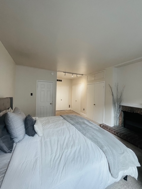 master bedroom - 1701 Addison St
