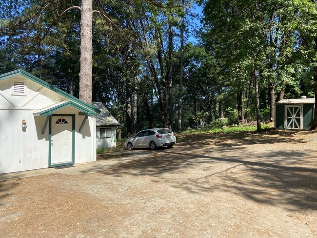 Foto del edificio - 14720 Lynshar Rd