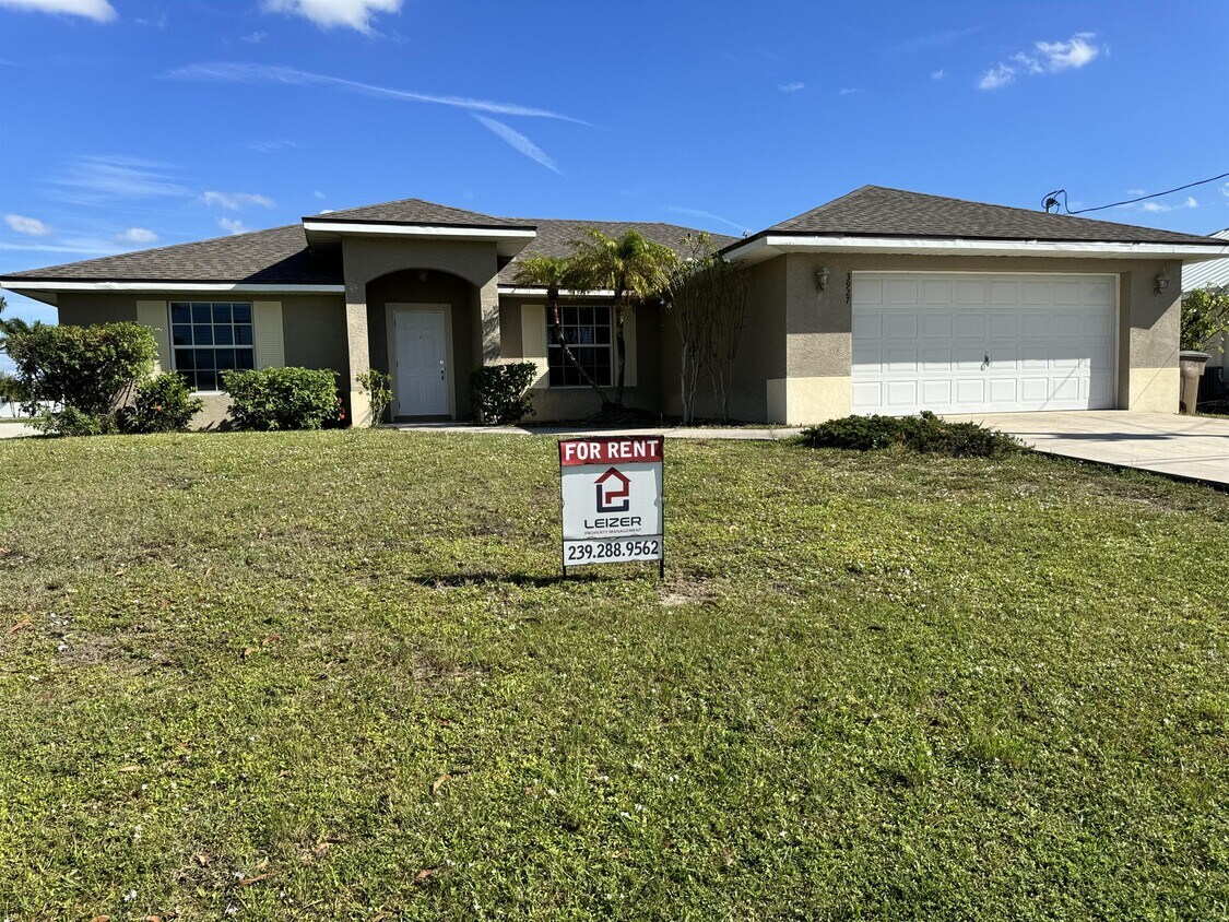 3927 SW 16th Pl, Cape Coral, FL 33914 House Rental in Cape Coral, FL