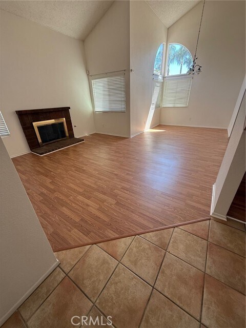 Building Photo - 15610 Nectarine Way