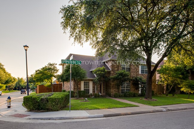 Foto del edificio - 7348 Highland Heather Ln