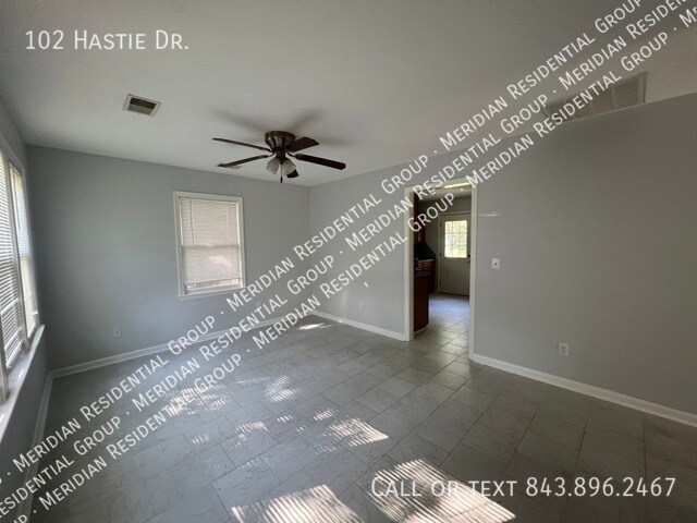 Foto del edificio - 102 Hastie Dr. ~ Three bedroom home in Goo...