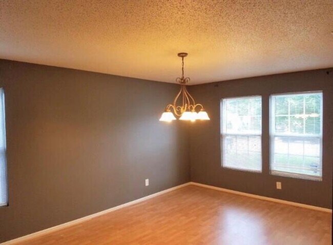 Building Photo - 5 bedroom in Indianapolis IN 46231
