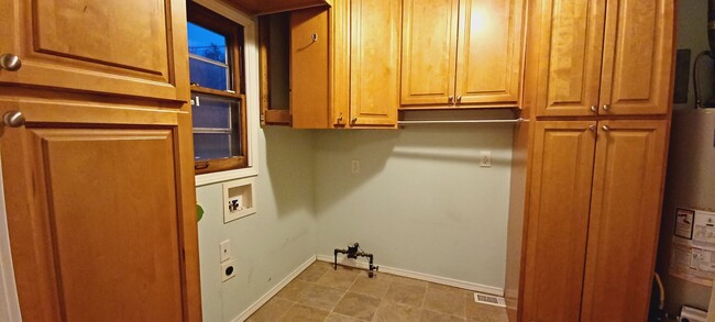 Foto del edificio - Charming updated 2-bed, 1-bath, 1-car gara...