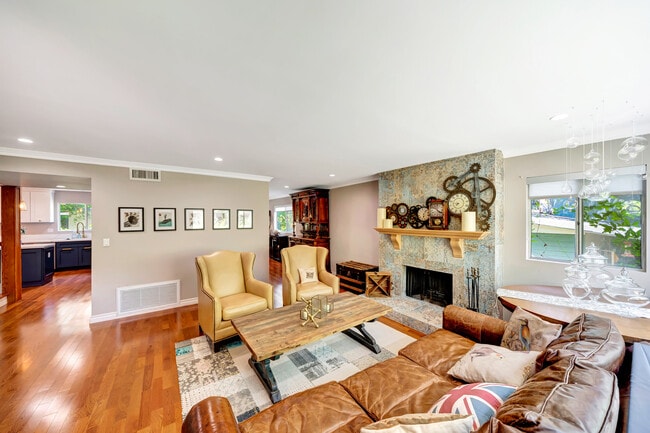 Building Photo - 4447 Saltillo St