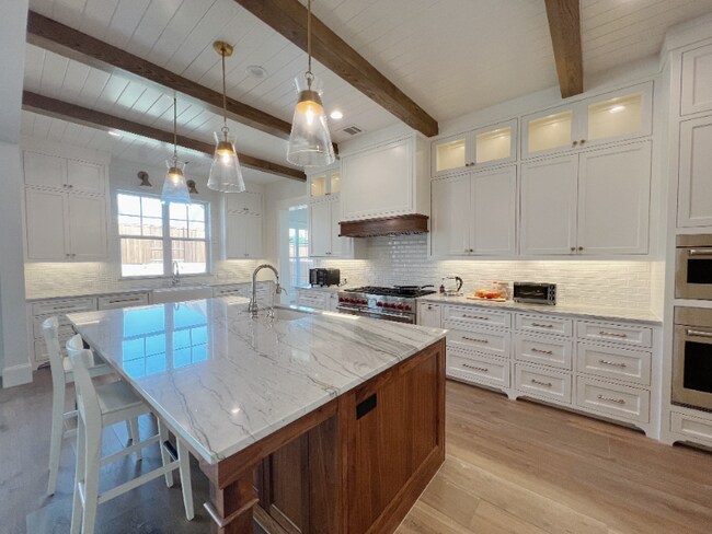 Building Photo - 4730 Silver Clf Dr