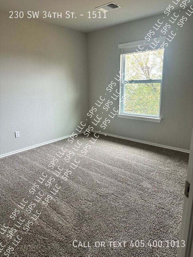 Building Photo - 230 SW 34th St