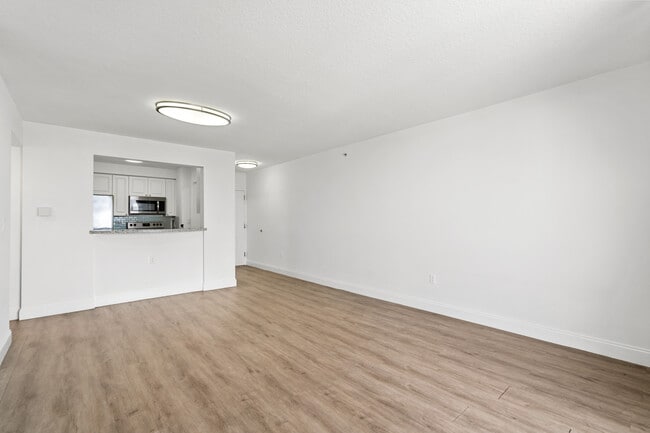 Foto del edificio - 900 SW 8th St