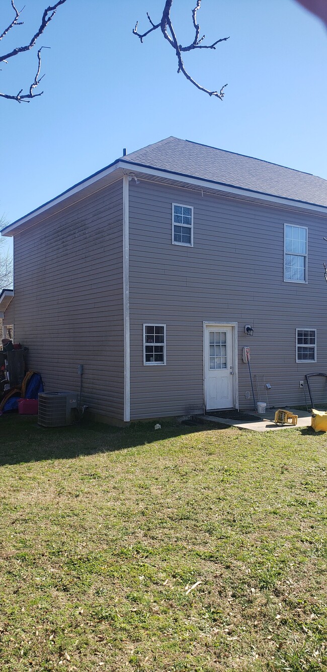 Building Photo - Unit 1