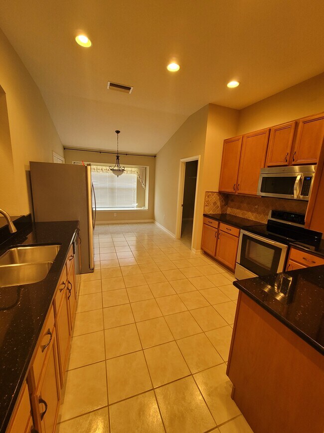 Building Photo - 3482 Beaumont Loop