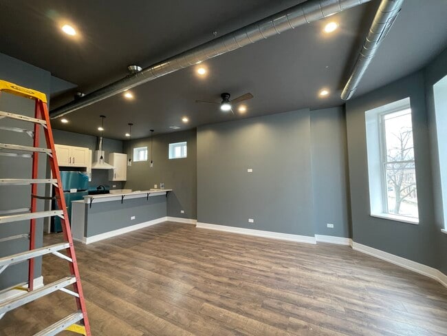 Foto del edificio - 1531 S Harding Ave