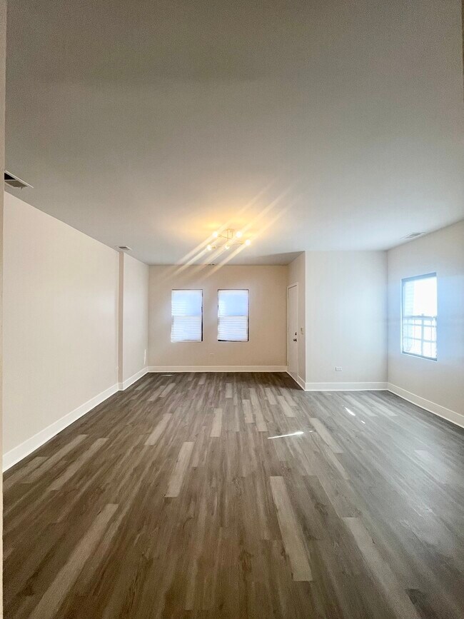 Foto del edificio - 2258 S Sacramento Ave