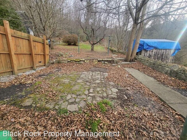 Building Photo - 3 br, 1.5 bath House - 85 W Ridge St