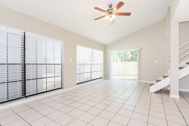 Foto del edificio - 764 Northmoor Ave N