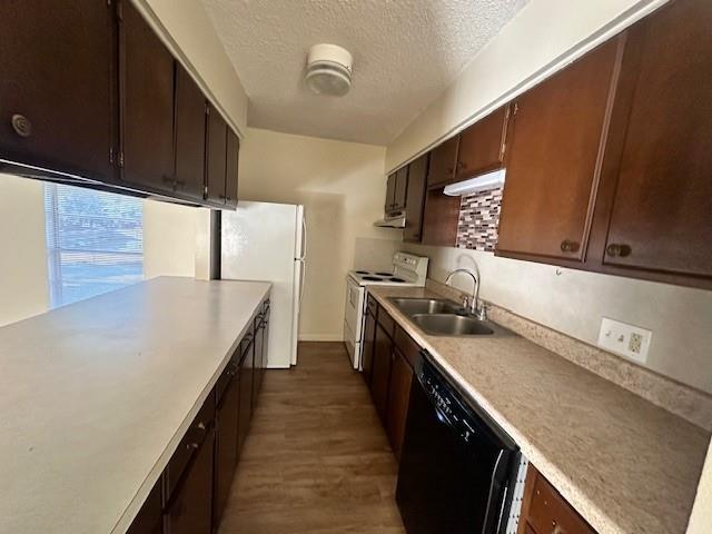 Building Photo - 412 Breezy Ln