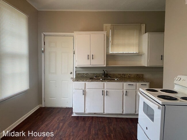 Building Photo - 3 br, 1 bath House - 2620 Broadway Court