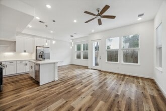 Building Photo - 2333 Hoskins Dr