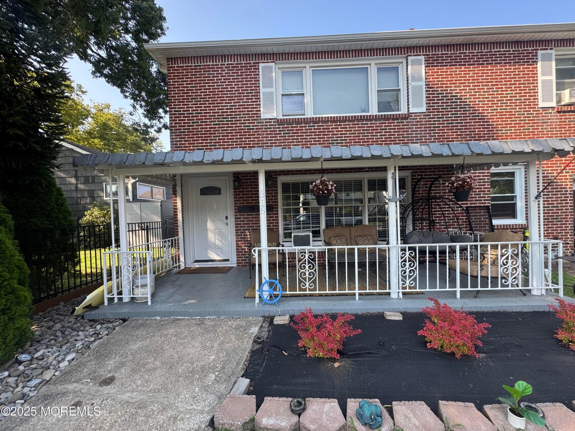 Foto principal - 316 12th Ave