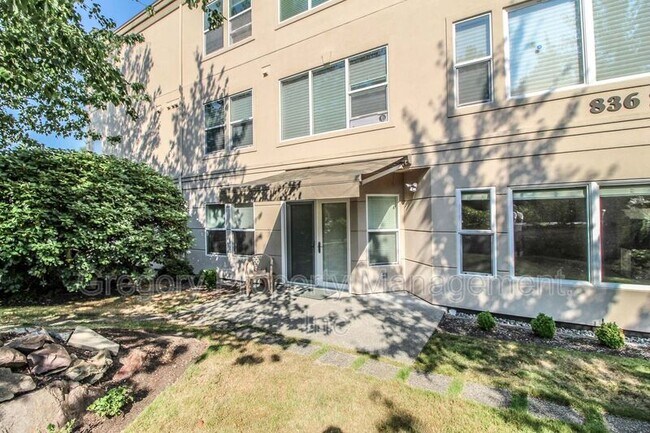 Foto del edificio - 836 2nd Ave.