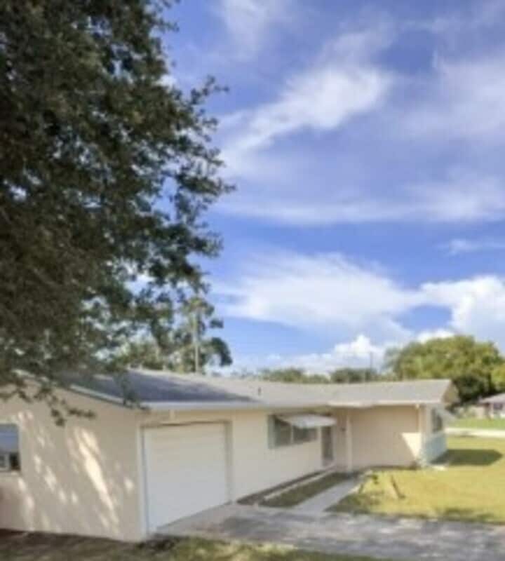 Foto principal - 10901 117th Ave