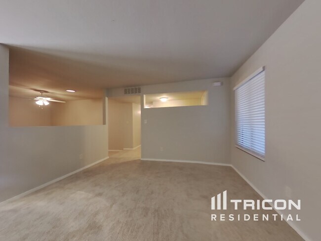 Building Photo - 1349 W Morrow Dr