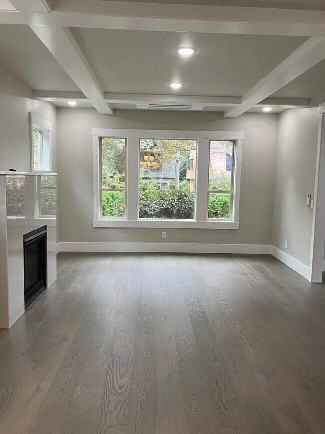 Foto del edificio - 746 Broadway E