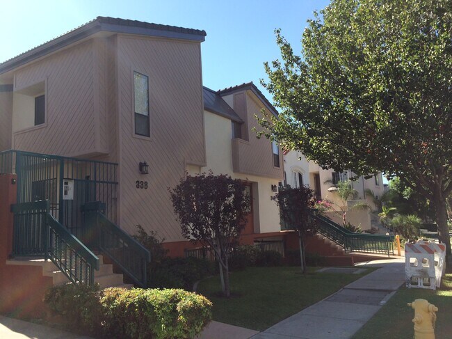Building Photo - 338 W Wilson Ave