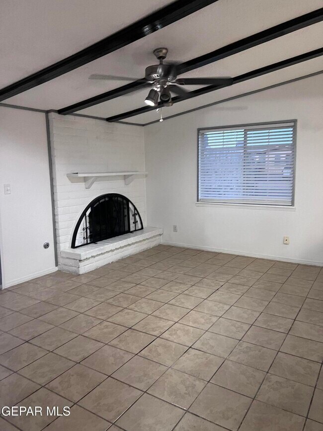 Foto del edificio - 4904 Winthrop Dr