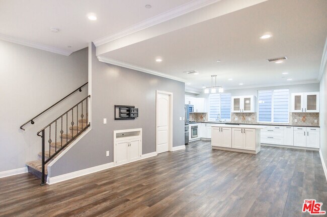 Building Photo - 2470 S Centinela Ave