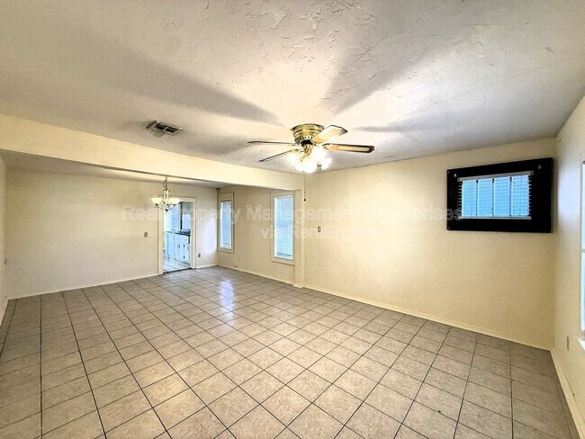 Foto del edificio - 1800 SW 15th St