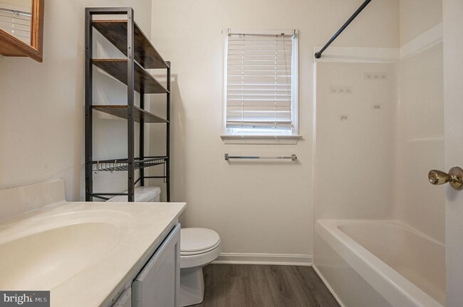 Building Photo - 49 Winding Wood Dr