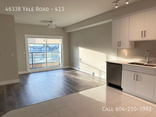 Photo du bâtiment - 2 Bedroom Condo at Yaletown Living