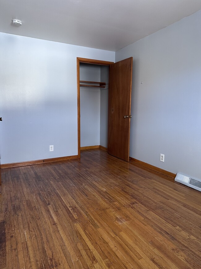 Building Photo - 47 Awood Pl