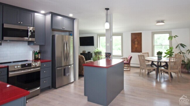 Building Photo - 1574 NY-203
