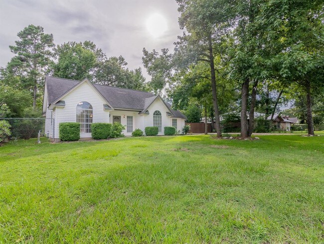 Building Photo - 12711 Woodcreek Dr