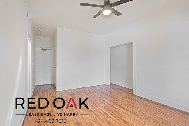 Foto del edificio - Welcoming Studio with Hardwood Style Floor...