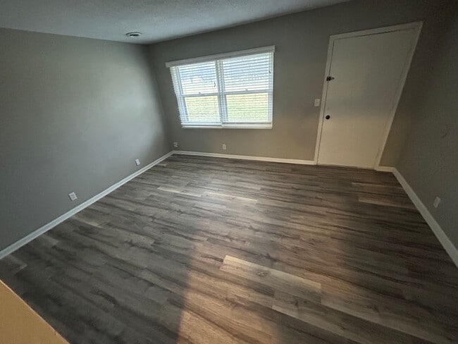 Foto del edificio - 2709-2711 North Kaster Court