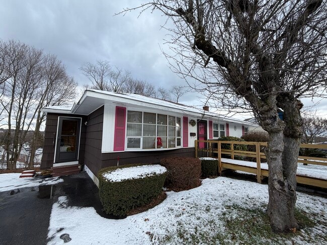 Building Photo - 19 Kenberma Rd